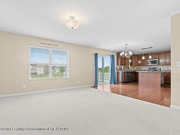 5th image of 6744 Castleton Dr