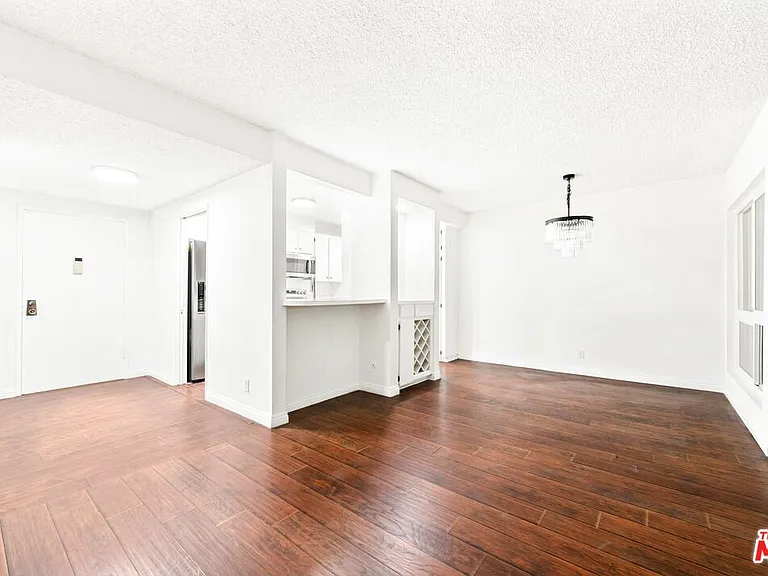 5600 Kensington Way #104 — Photo 7