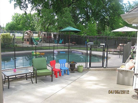 20x 16 built in pool , with baby barrier removable pool fence