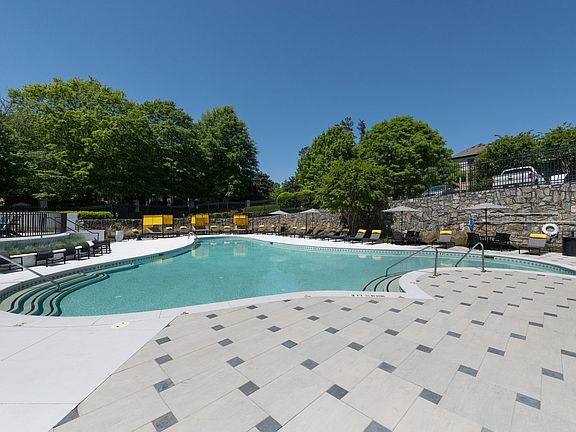 Gorgeous Pool and Sundeck