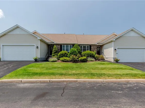 3 Sweet Corn Dr, Cranston, RI 02921