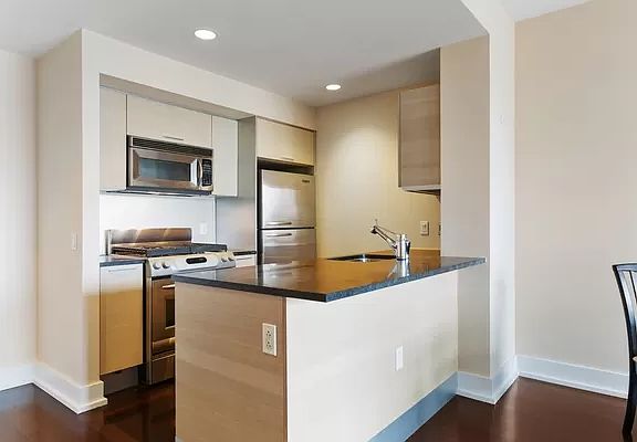 4th image of 350 W 42nd St APT 23E