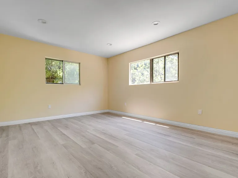 1070 W Kensington Rd #2 — Photo 11