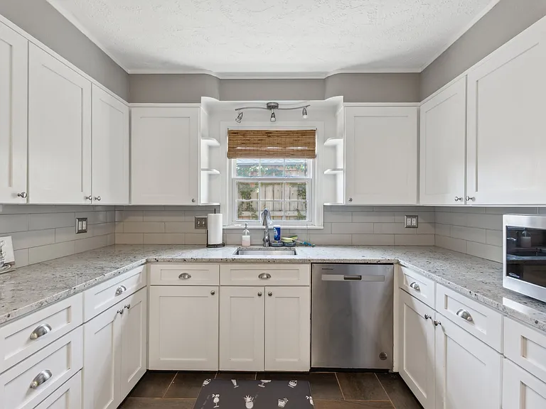 1101 Glenwood Ave — Photo 14