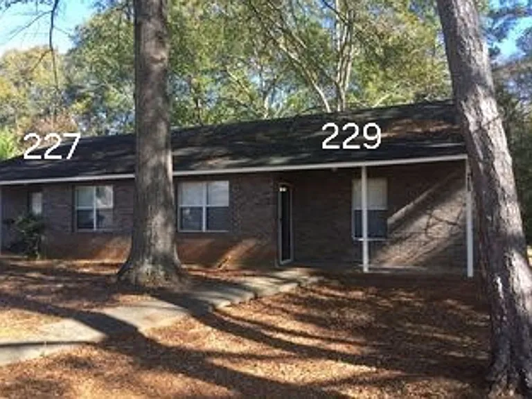 227 Franklin St — Photo 2