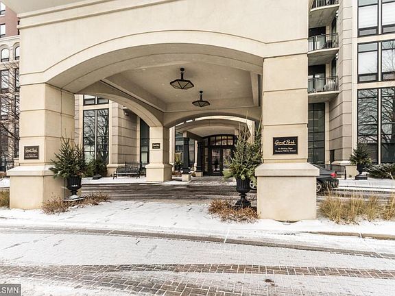 4th image of 500 Grant St E #2508