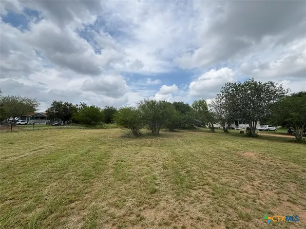 County Road 741, Yancey, TX 78886