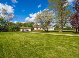 9520 Bunkerhill Rd, Jackson, MI 49201