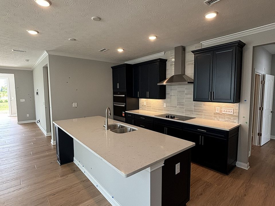 2nd image of 2509 Goldfinger Ln
