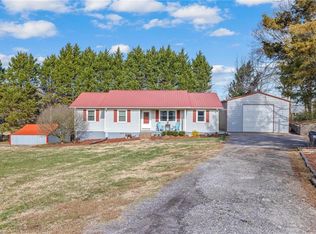 873 McNeal Rd, Hoschton, GA 30548