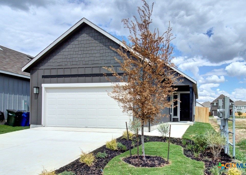 1st image of 872 Farmhouse Trl