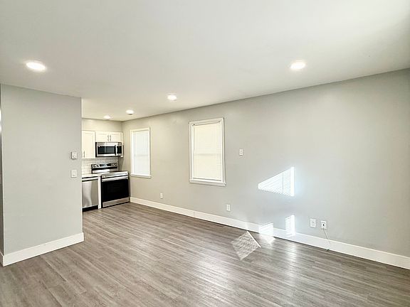 4th image of 1112 S 7th St APT 2