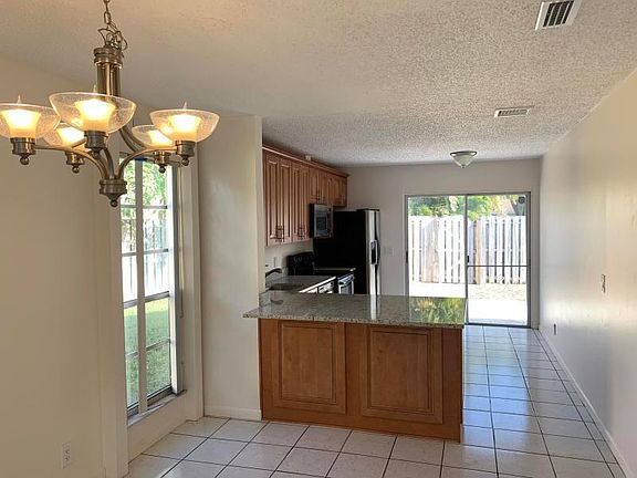 5th image of 4739 Orleans Ct #0