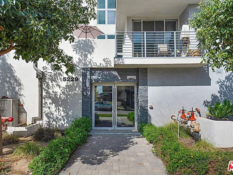 5229 Willowcrest Ave #307 — Photo 3