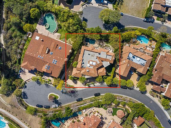 3rd image of 2151 Ravensfield Ln