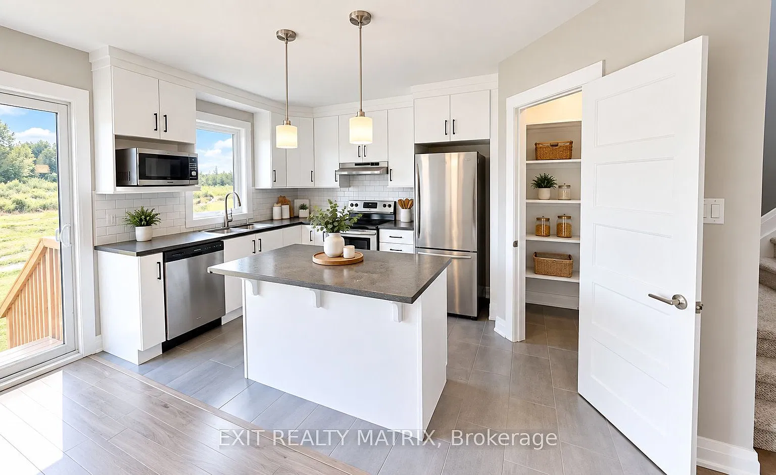 3 bed, $2,400 — Photo 2