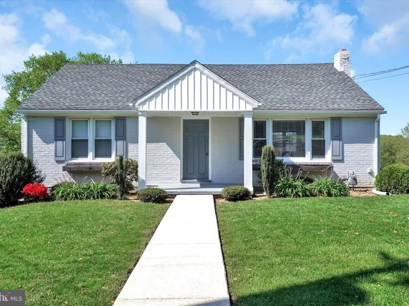 105 Main St, Seven Valleys, PA 17360