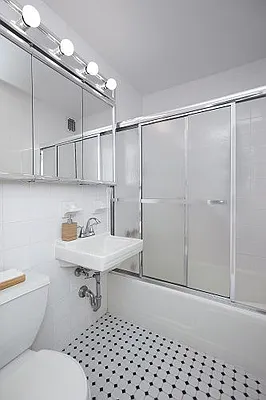 Sold by Manhattan Boutique Real Estate | media 20