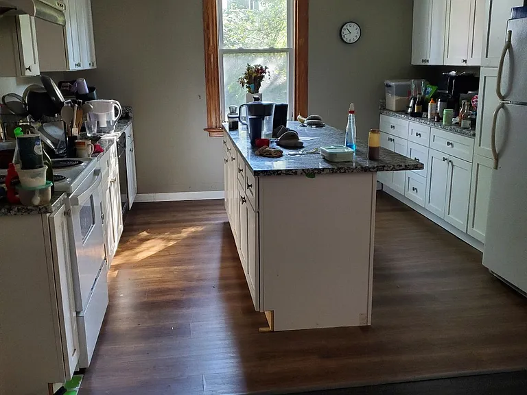 2340 W Clifton Ave — Photo 17