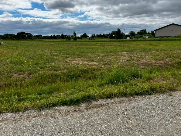 Oak Creek Ct #16, Kaukauna, WI 54130