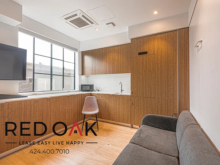 11649 Mayfield Ave — Photo 1