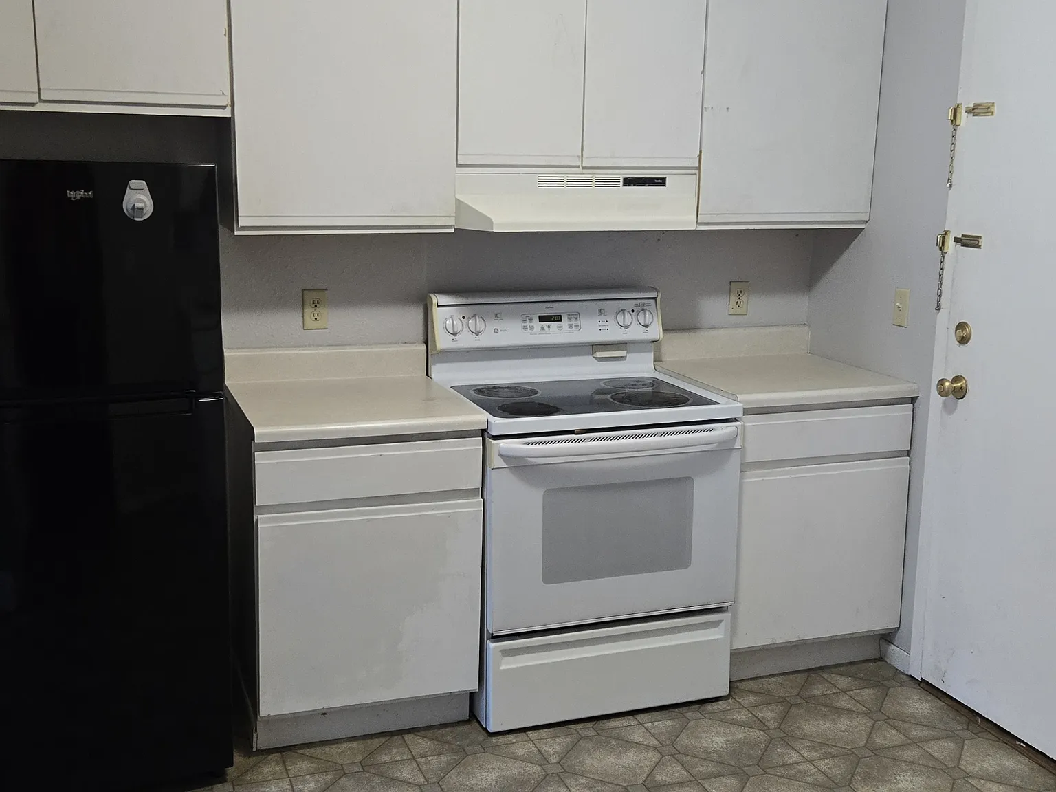 1 bed, $795 — Photo 2