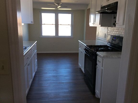 4th image of 979 Castlebury Mansion