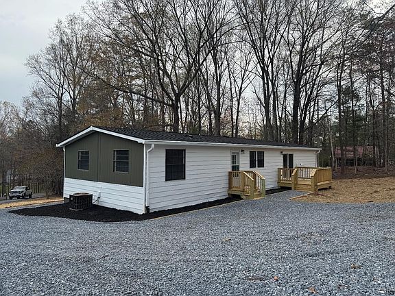 3rd image of 137 Ridgeview Ln