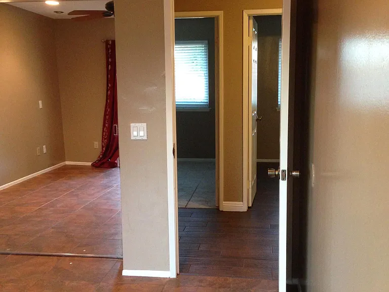 9784 Bolton Ave — Photo 33