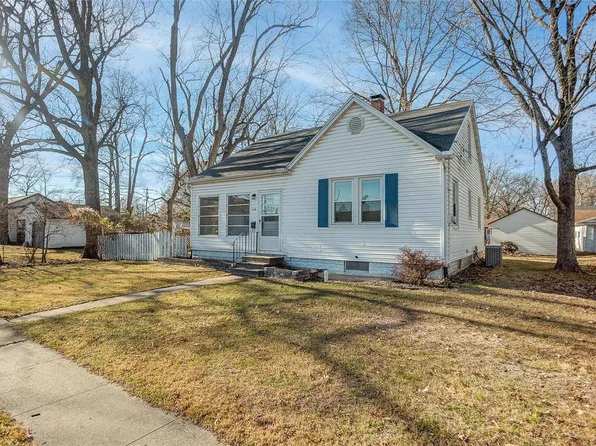 106 N East St, New Athens, IL 62264