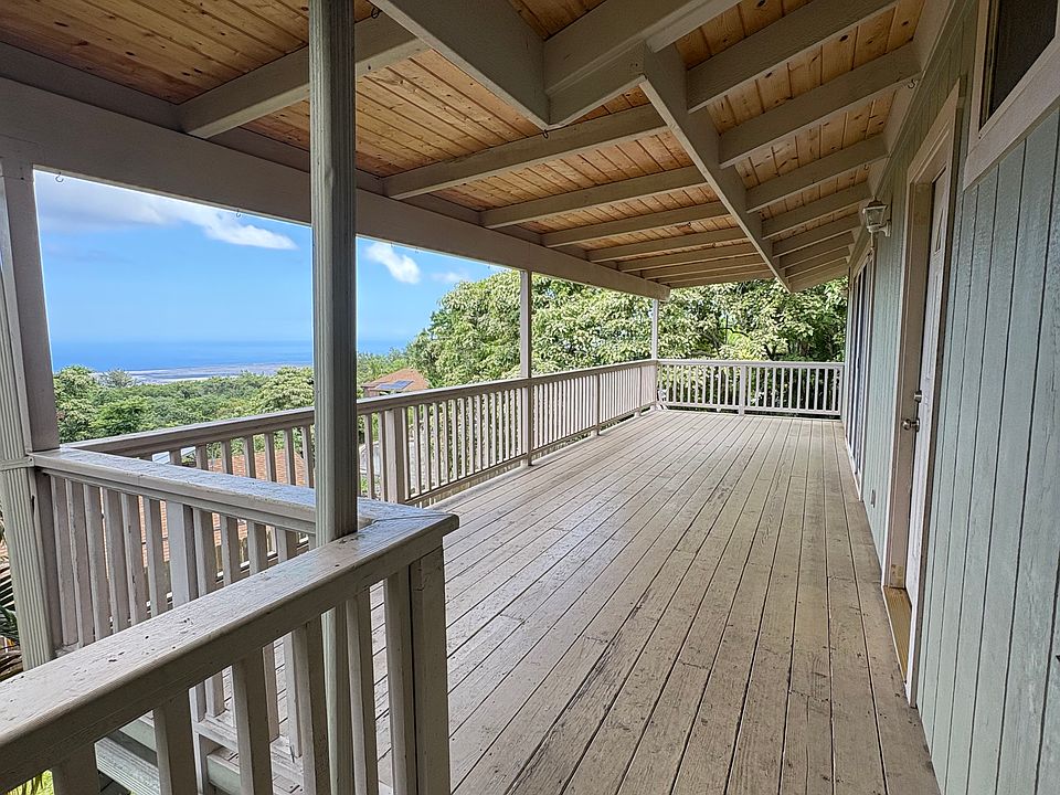 Lanai to front door