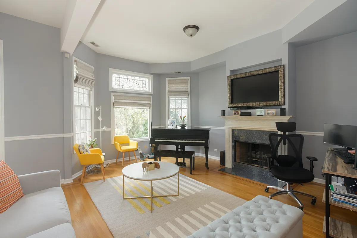 Building Photo - 1425 W Henderson St #2