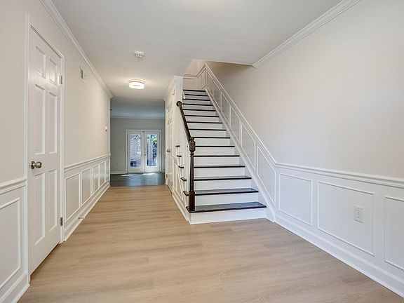 3rd image of 5025 Forest Lake Pl