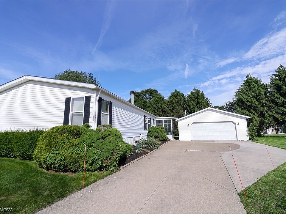 1st image of 571 Sand Trap Cir