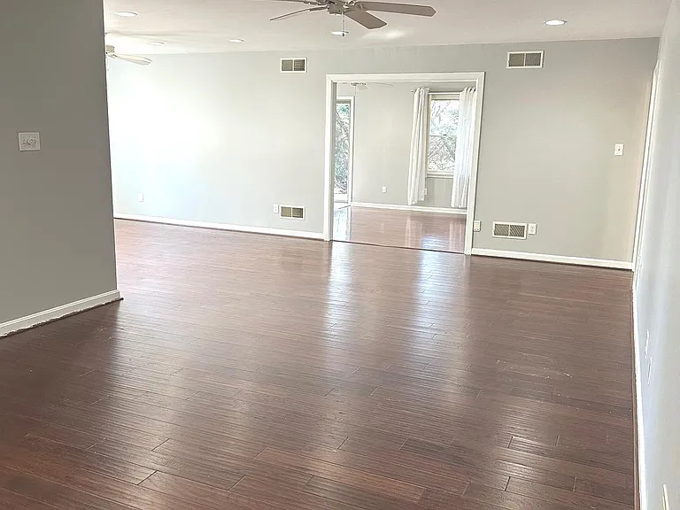 364 Phoenix Dr — Photo 6