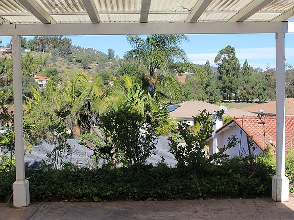 3rd image of 1220 Portola Ave