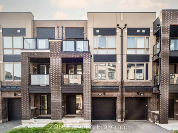 3089 Cascade Cmn, Oakville, ON L6H 0R7