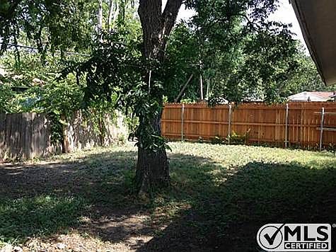 4th image of 810 Lawson Dr