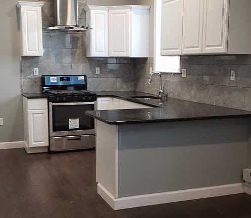 2nd image of 1423 Dickinson St #1F