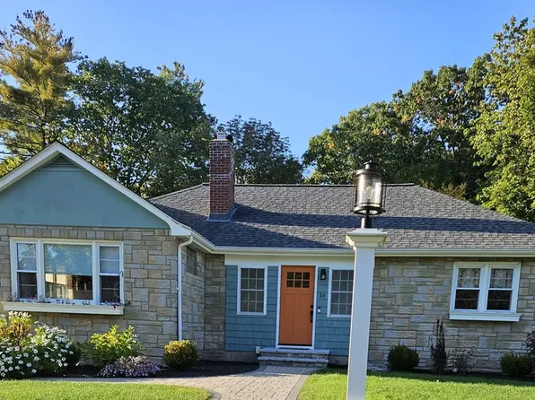 10 Driftway St, Hopedale, MA 01747