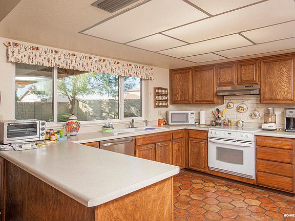 5th image of 4838 W North Ln