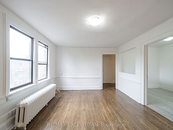 2nd image of 4 Kingston Rd #46