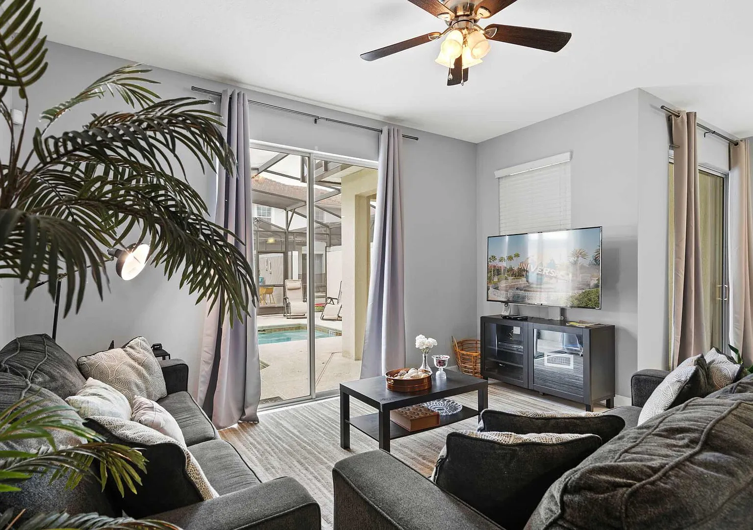 Spacious 4BR Townhome with Pool at Storey Lake — Photo 1