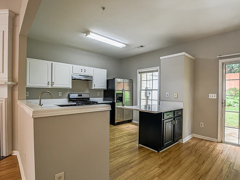 2716 Ashleigh Ln — Photo 14