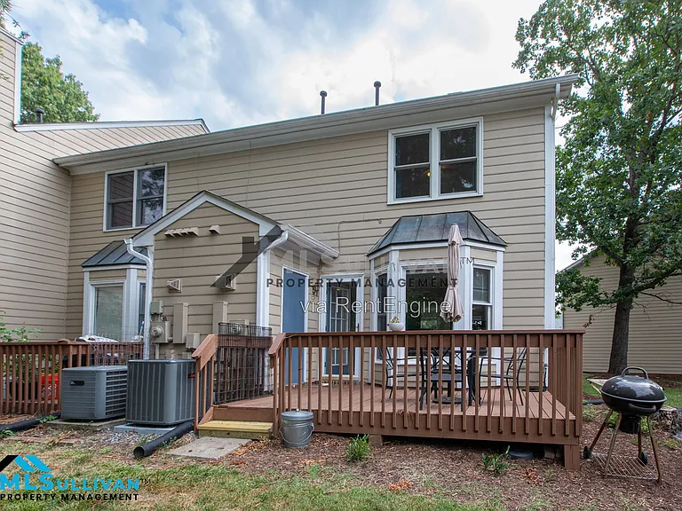 208 Standish Dr — Photo 21