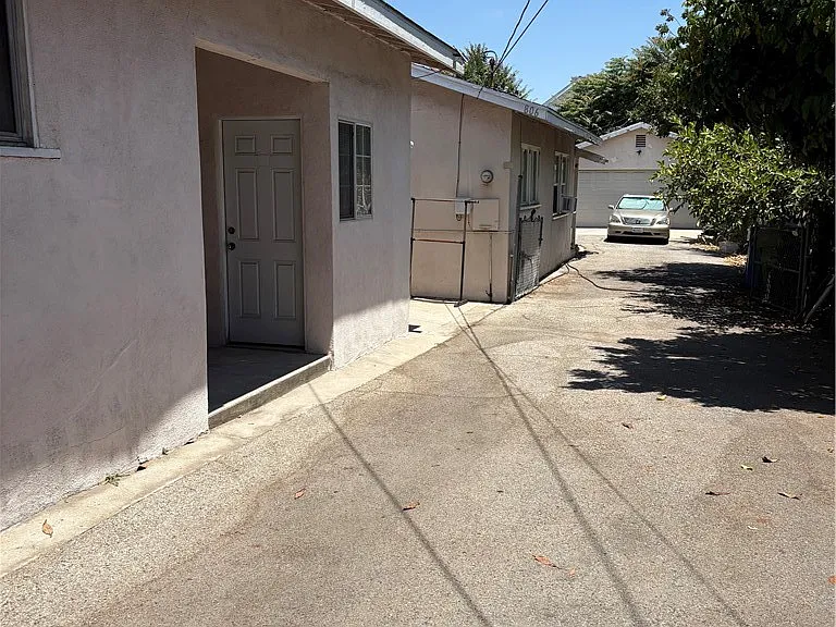 806 S Chapel Ave — Photo 1
