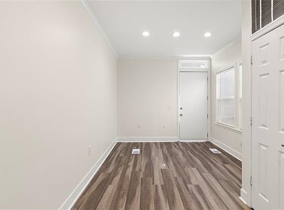3rd image of 3111 Saint Thomas St