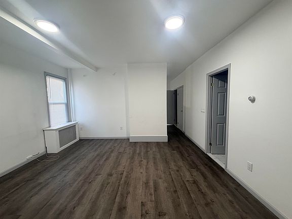 4th image of 28 E 32nd St Floor 2