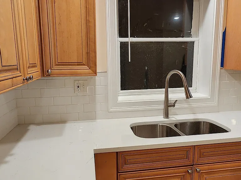 720 Main St #1 — Photo 5