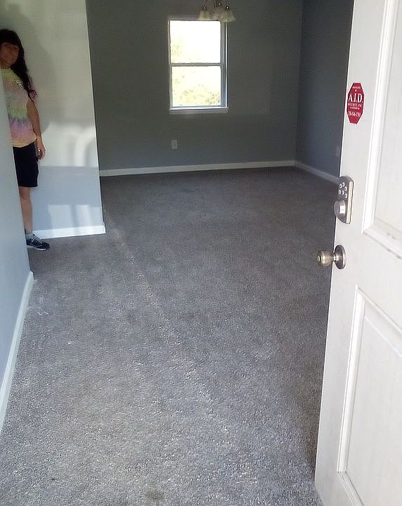 Enter lvgroom/diningroom